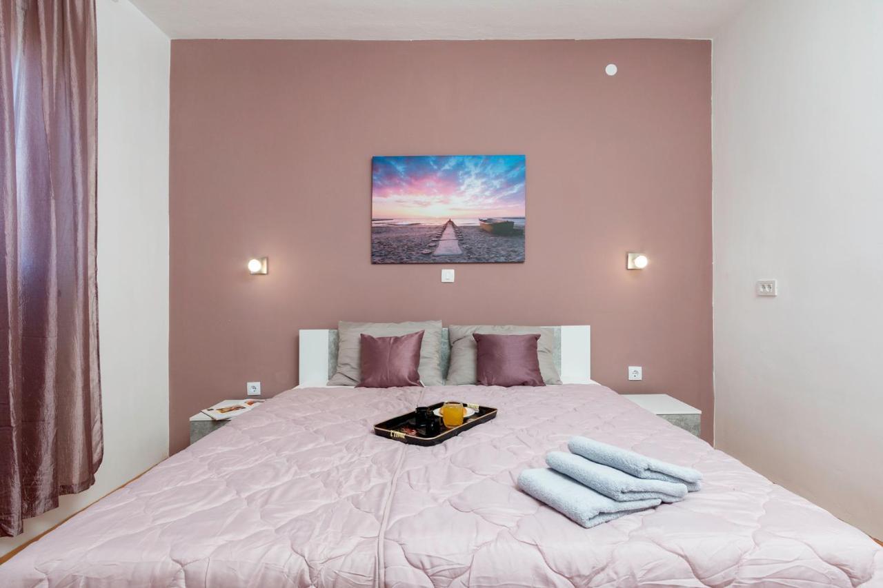 Kris Apartma Pula