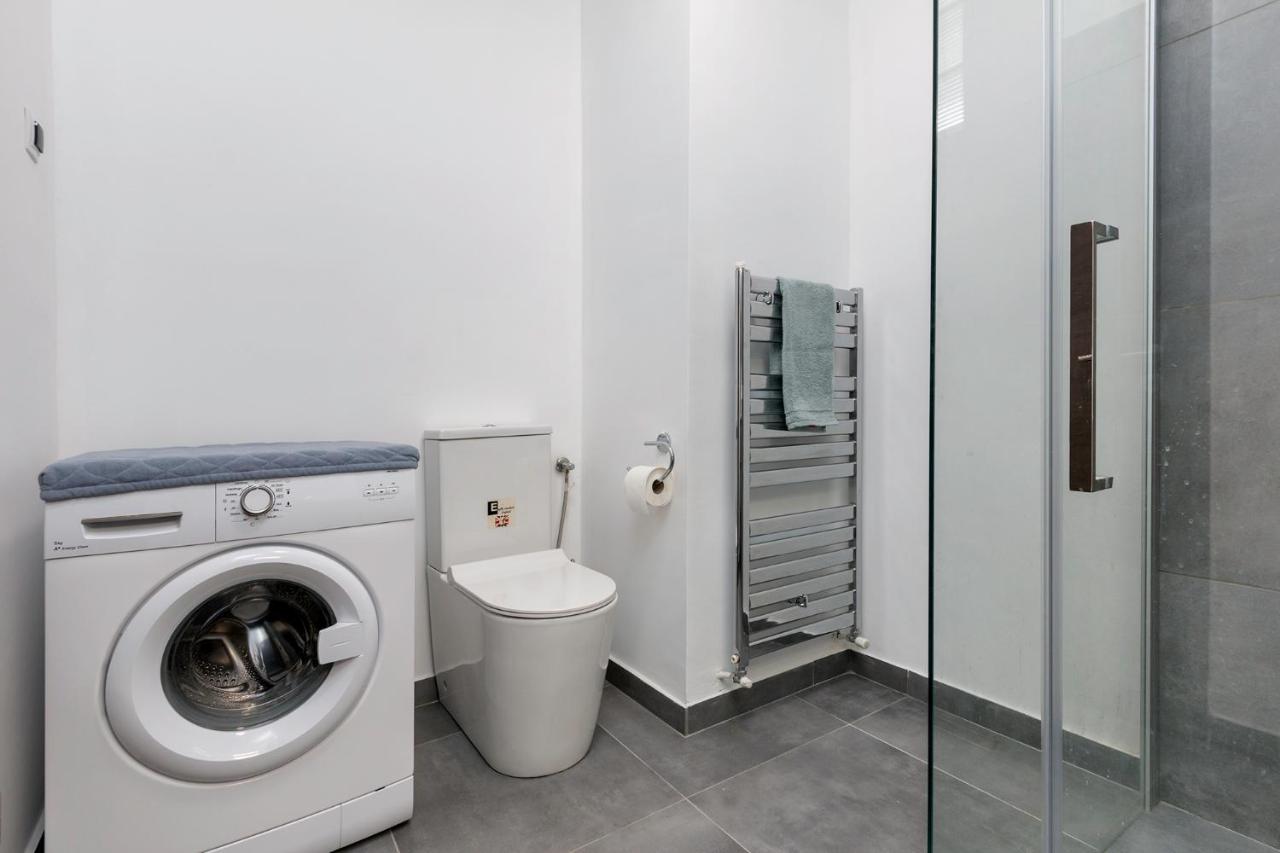 Kris Apartma Pula