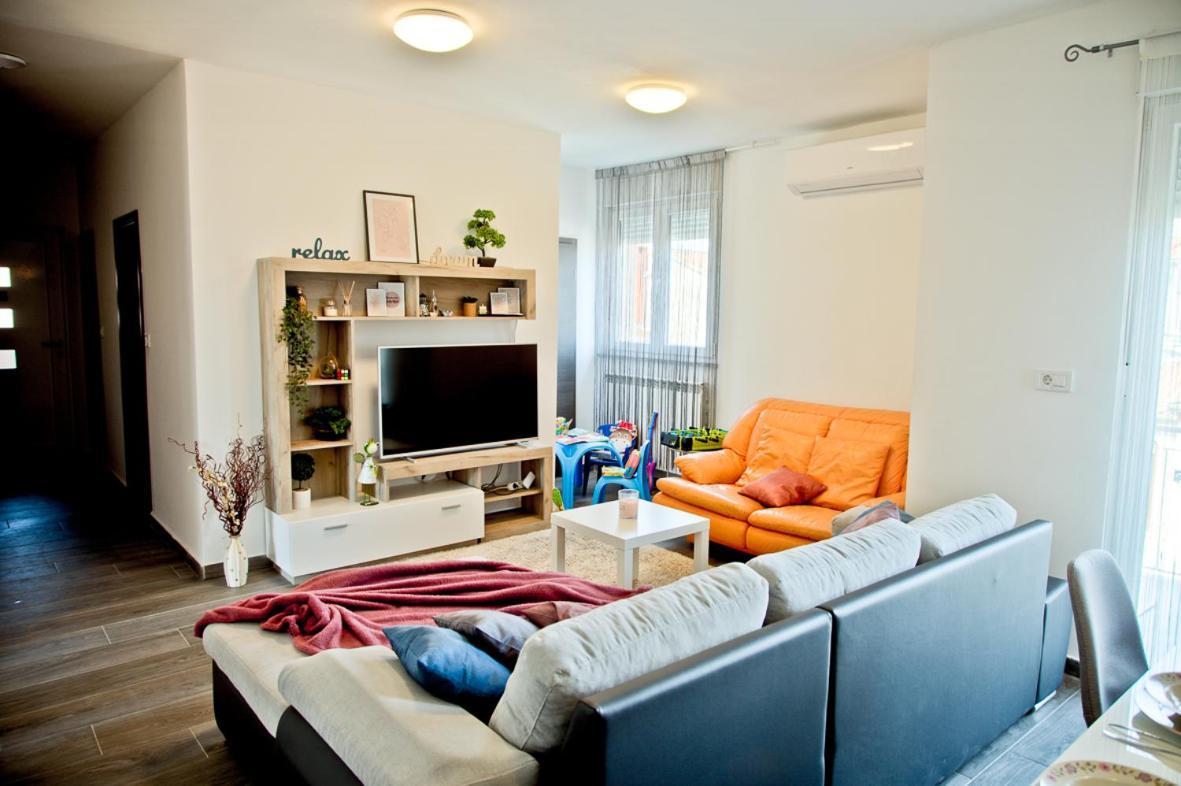 Kris Apartma *